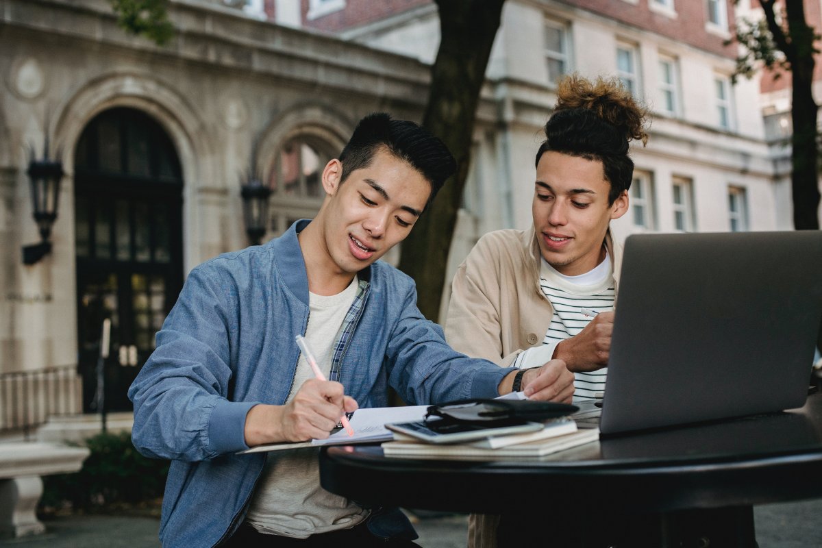 Young graduates : Three reasons why they shouldn’t be overlooked